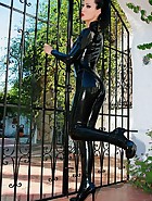 Shiny and sexy black latex catsuit, pic #3