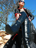 Leather Mistress of the mansion, pic #5